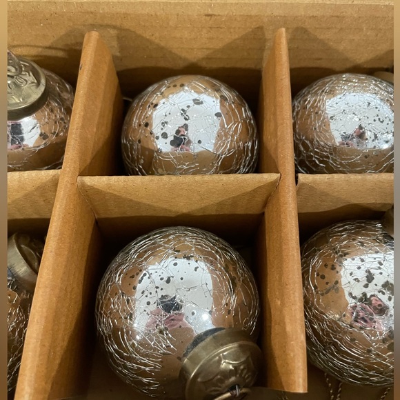 RH Handblown Mercury Glass Holiday Ornaments -Silver Balls (set of 8) - Picture 9 of 10